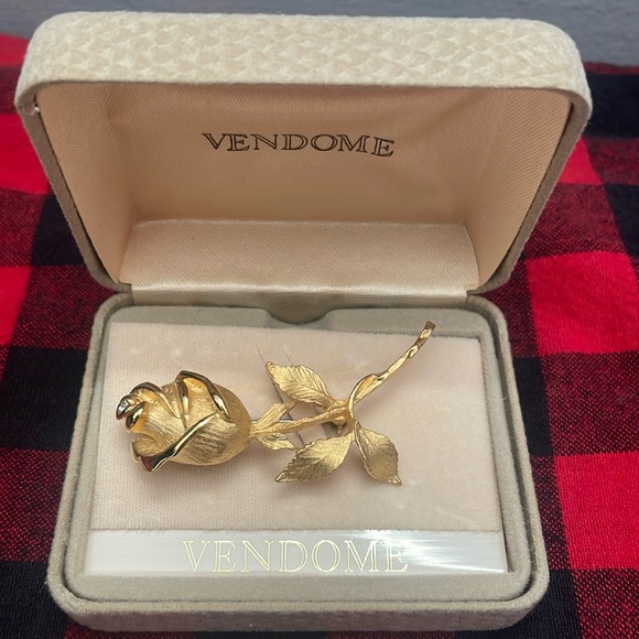 ❤️VENDOME Christmas Rose Brooch VTG. - Picture 2 of 14